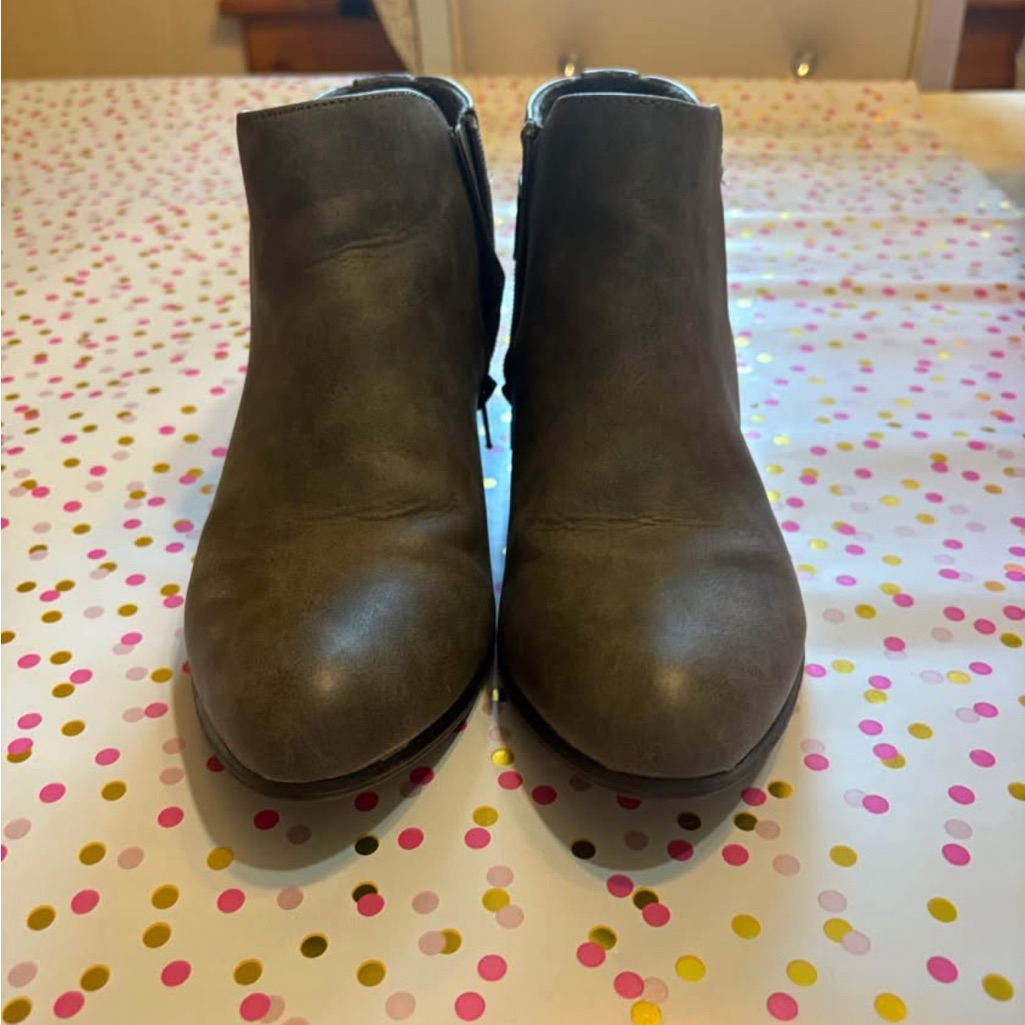 Women’s Espirit Grey Booties With Side Zipper